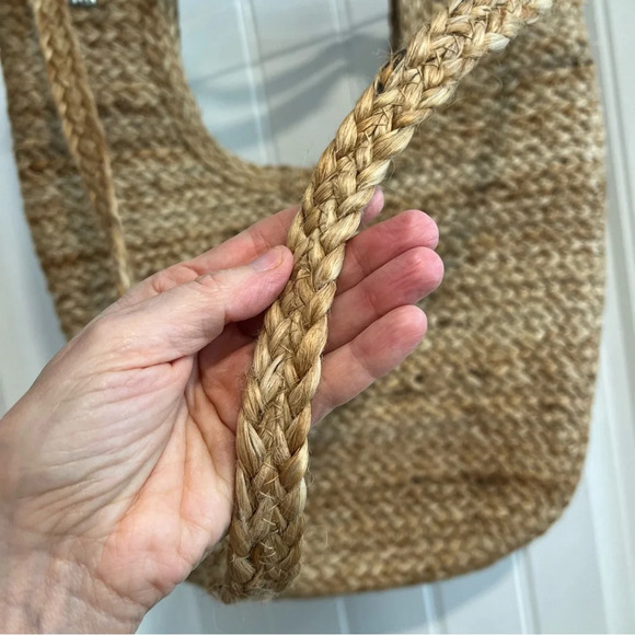 Jute Large Sequined Pineapple Crossbody Handbag. OS. NWOT. - Picture 4 of 10